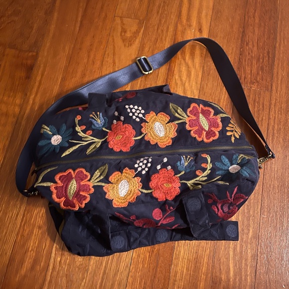 Johnny Was Duffle Bag Embroidery & Removable strap - Picture 5 of 7